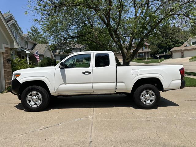 Photo of 2022 White Toyota Tacoma