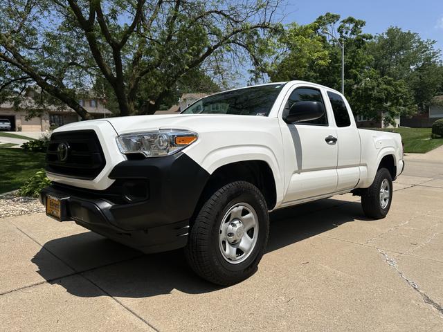 Photo of 2022 White Toyota Tacoma