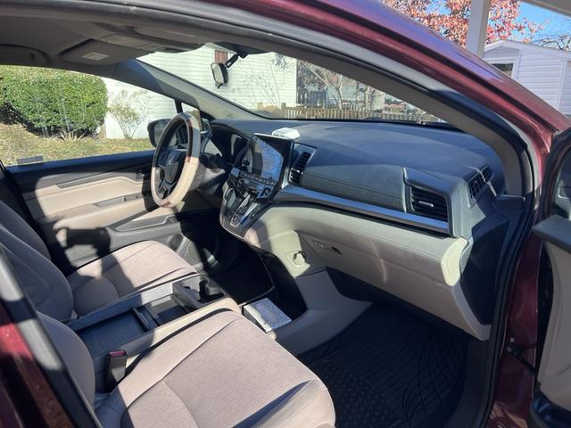 Photo of 2019 Red Honda Odyssey