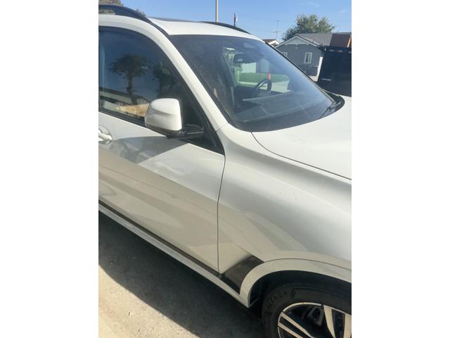Photo of 2023 White BMW X7