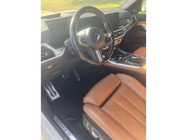 Photo of 2023 White BMW X7