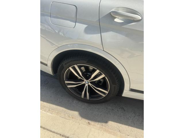 Photo of 2023 White BMW X7
