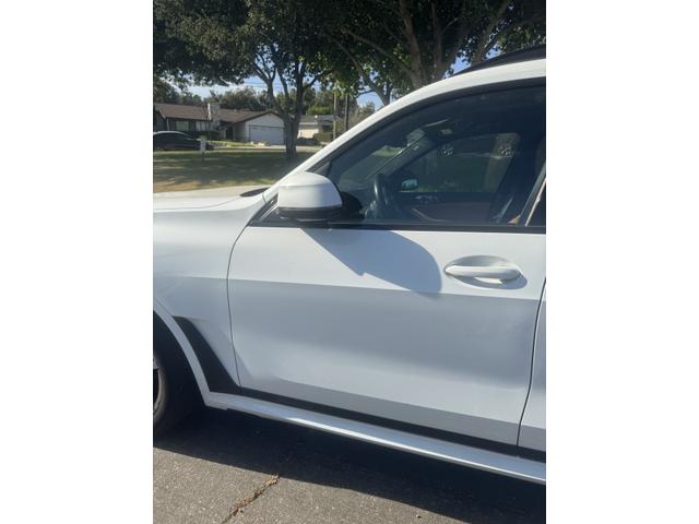 Photo of 2023 White BMW X7