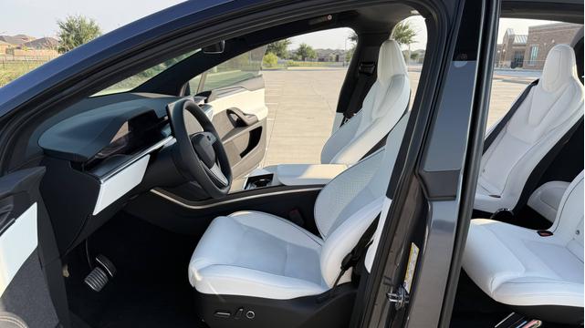 Photo of 2023 Gray Tesla Model X