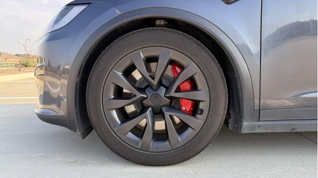 Photo of 2023 Gray Tesla Model X