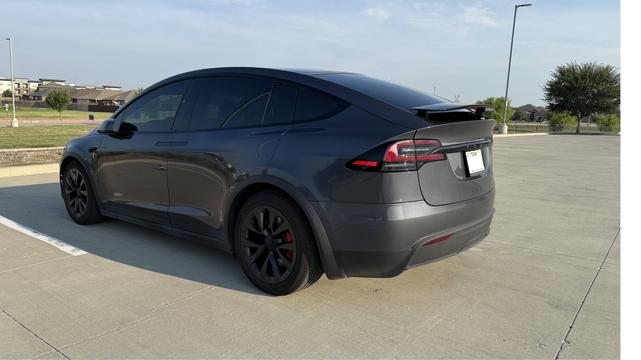 Photo of 2023 Gray Tesla Model X