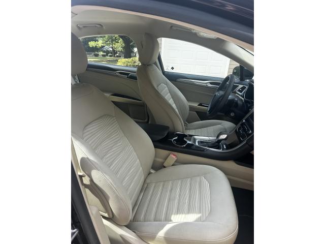 Photo of 2016 Black Ford Fusion