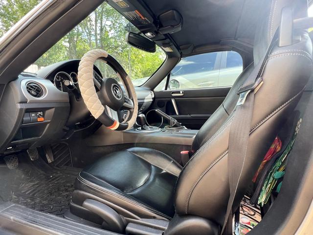 Photo of 2009 Gray Mazda MX-5 Miata