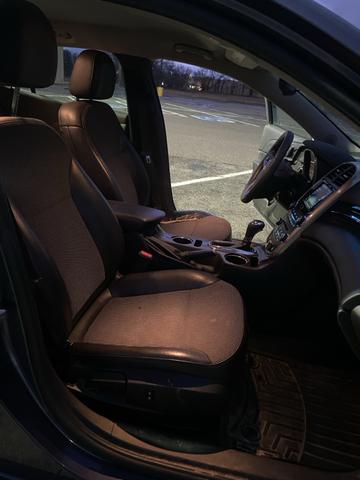 Photo of 2015 Blue Chevrolet Malibu