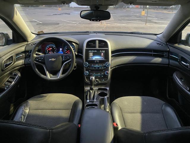 Photo of 2015 Blue Chevrolet Malibu