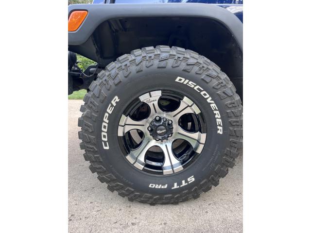 Photo of 2006 Blue Jeep Wrangler