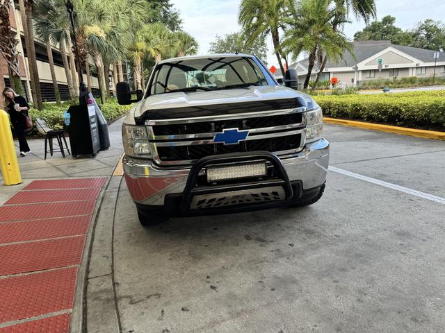 Photo of 2013 White Chevrolet Silverado 2500