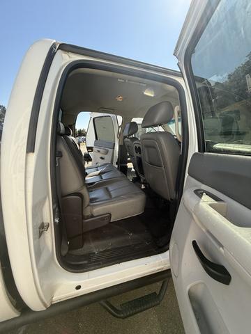 Photo of 2013 White Chevrolet Silverado 2500