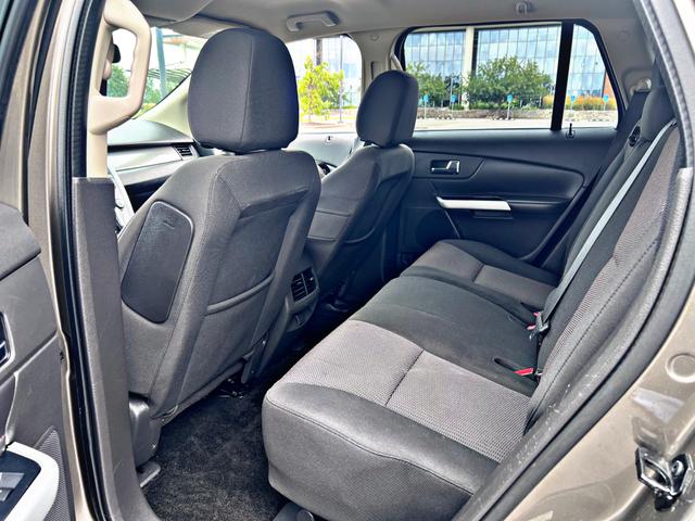 Photo of 2014 Gray Ford Edge