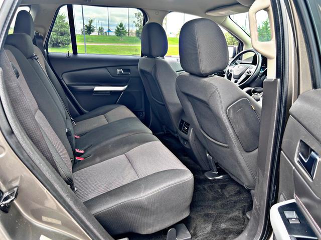 Photo of 2014 Gray Ford Edge