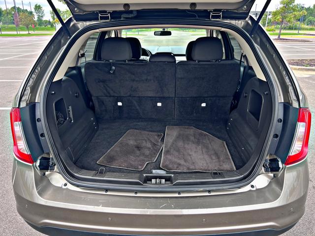 Photo of 2014 Gray Ford Edge
