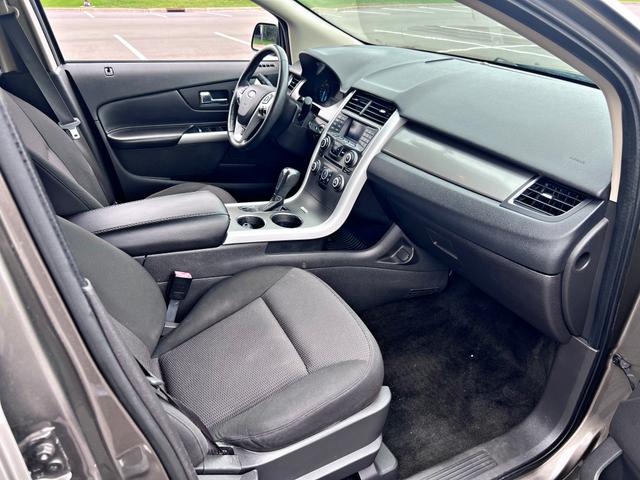 Photo of 2014 Gray Ford Edge
