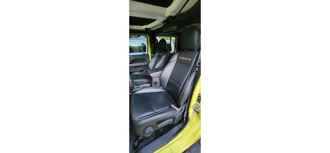 Photo of 2023 Yellow Jeep Gladiator