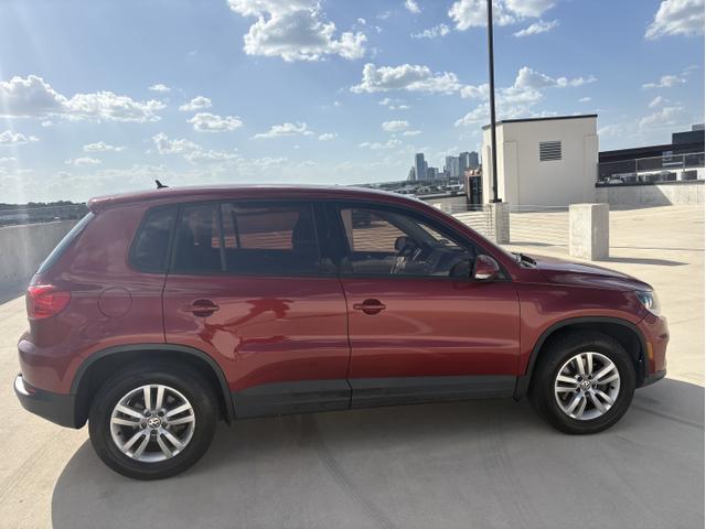 Photo of 2014 Red Volkswagen Tiguan
