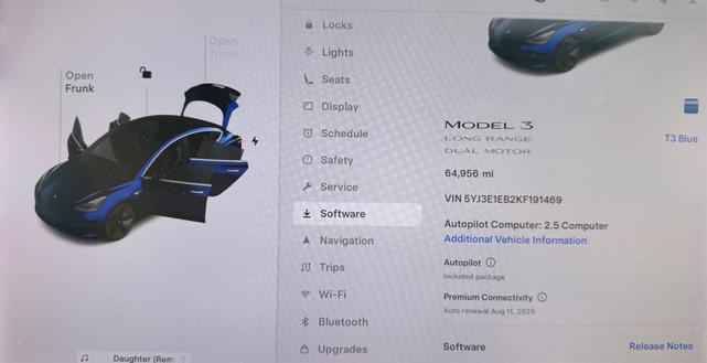Photo of 2019 Blue Tesla Model 3
