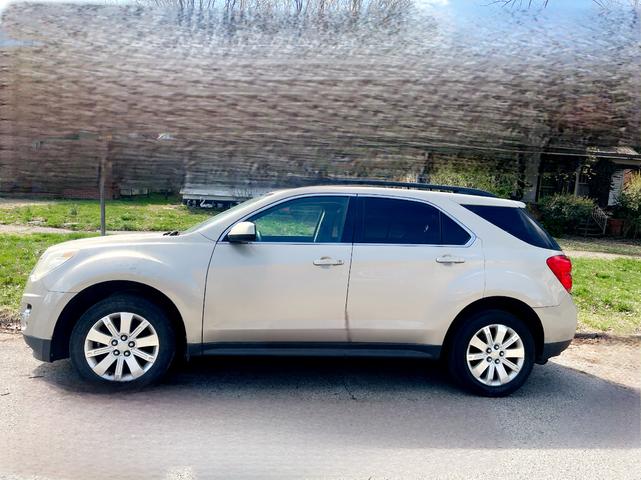 Photo of 2011 Gold Chevrolet Equinox