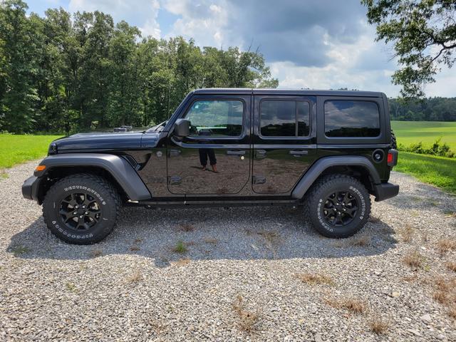 Photo of 2023 Black Jeep Wrangler