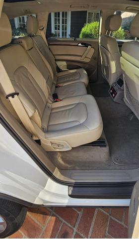 Photo of 2014 White Audi Q7