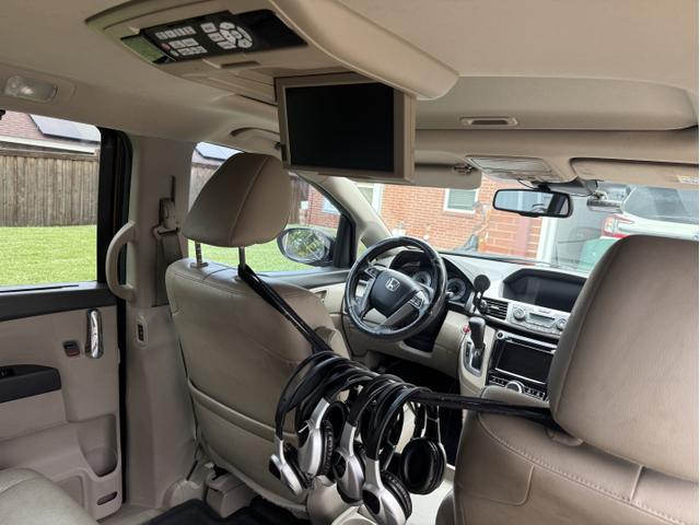 Photo of 2016 Red Honda Odyssey