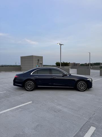 Photo of 2022 Blue Mercedes-Benz S-Class