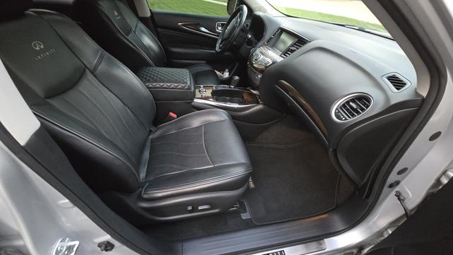 Photo of 2014 Silver INFINITI QX60
