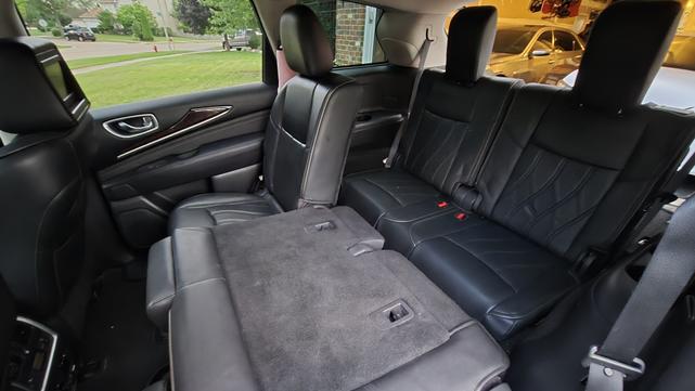 Photo of 2014 Silver INFINITI QX60