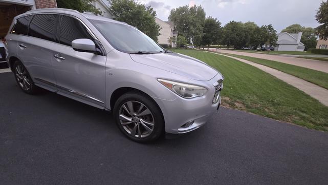 Photo of 2014 Silver INFINITI QX60