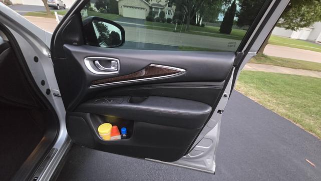 Photo of 2014 Silver INFINITI QX60