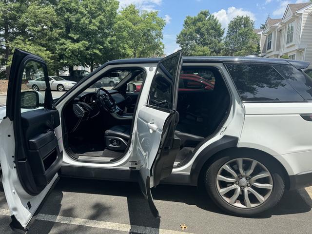 Photo of 2017 White Land Rover Range Rover Sport
