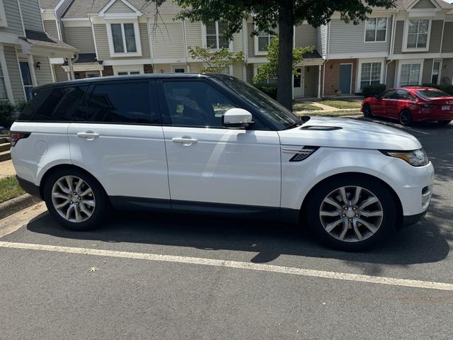 Photo of 2017 White Land Rover Range Rover Sport