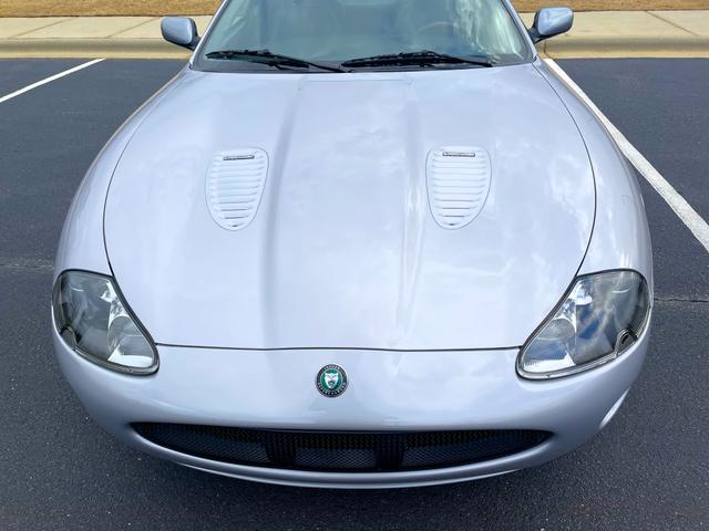 Photo of 2005 Silver Jaguar XKR