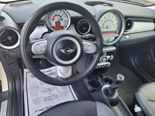 Photo of 2008 White MINI Cooper