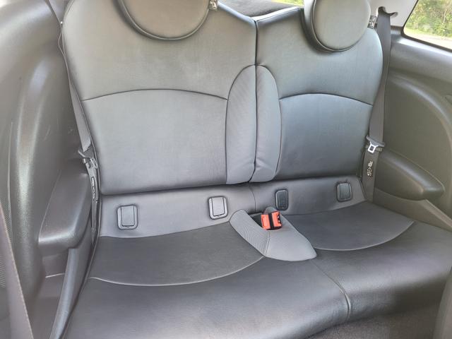 Photo of 2008 White MINI Cooper