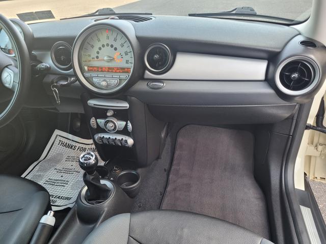 Photo of 2008 White MINI Cooper