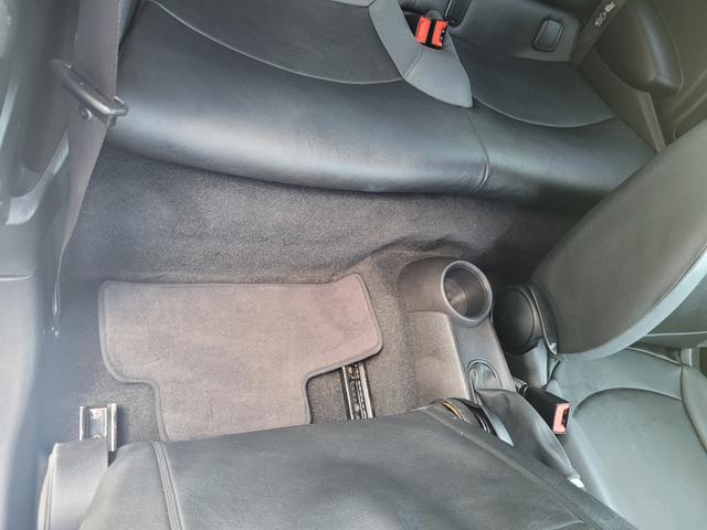 Photo of 2008 White MINI Cooper