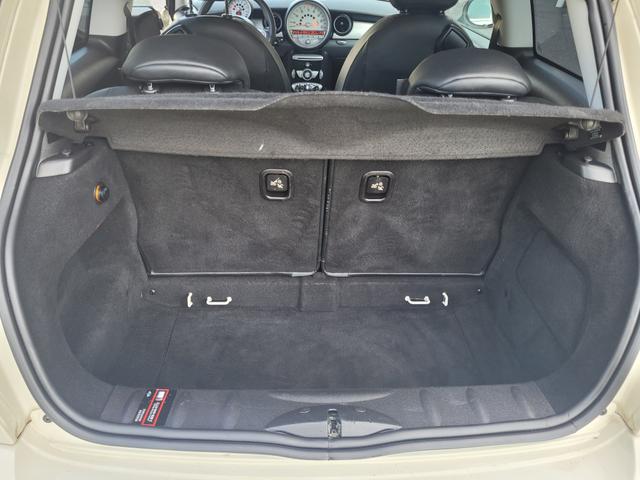 Photo of 2008 White MINI Cooper