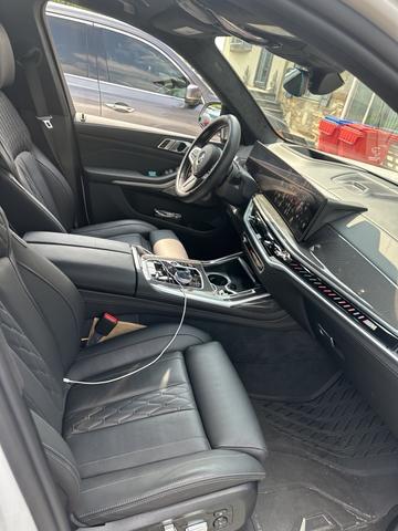 Photo of 2024 White BMW X7