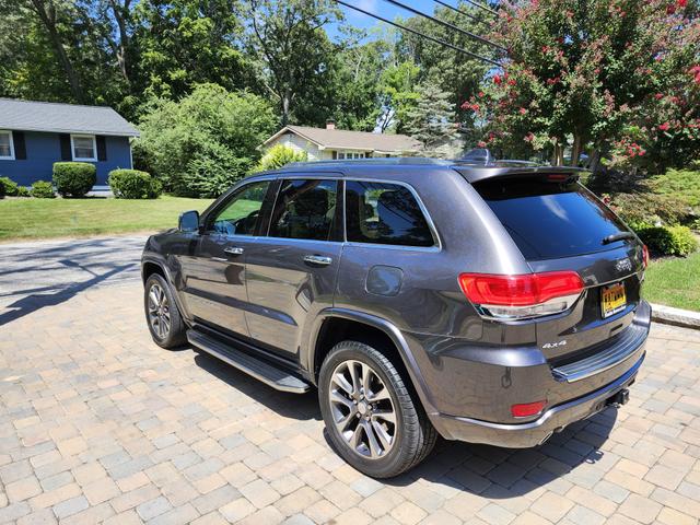Photo of 2017 Gray Jeep Grand Cherokee