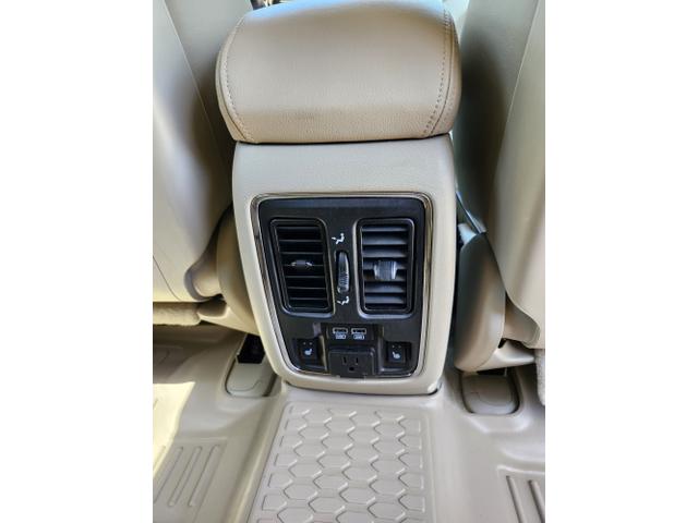 Photo of 2017 Gray Jeep Grand Cherokee