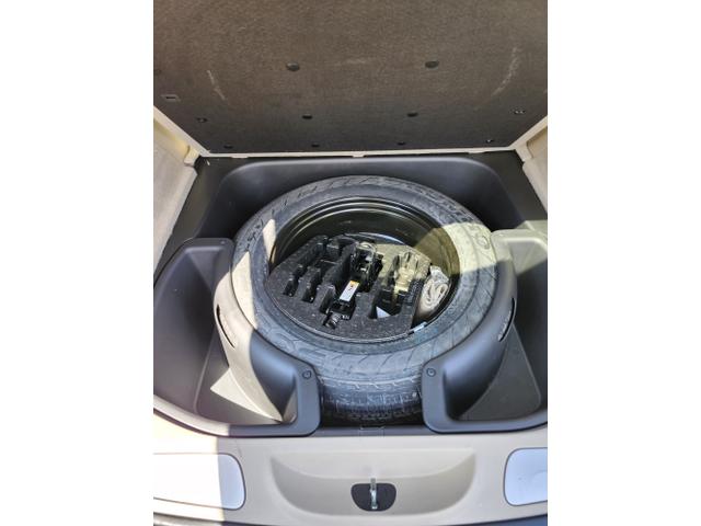 Photo of 2017 Gray Jeep Grand Cherokee