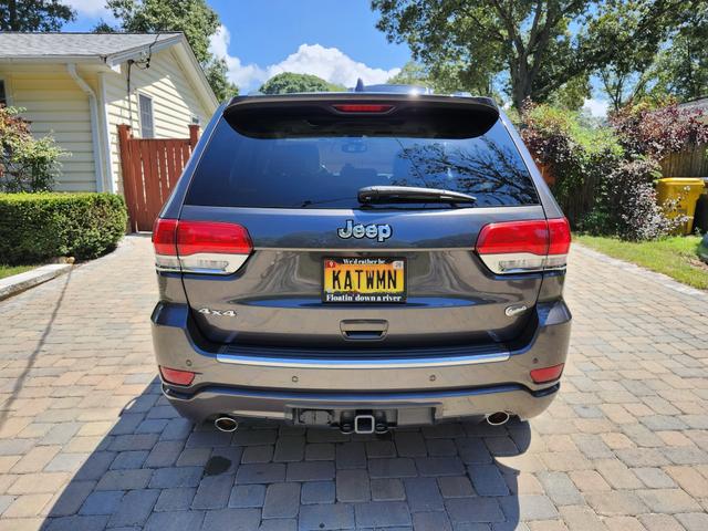 Photo of 2017 Gray Jeep Grand Cherokee