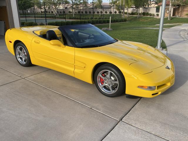 Photo of 2000 Yellow Chevrolet Corvette