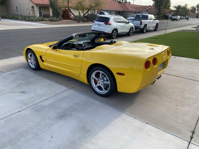 Photo of 2000 Yellow Chevrolet Corvette