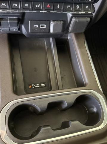 Photo of 2021 White GMC Sierra 1500