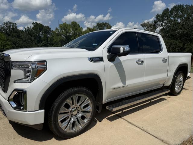 Photo of 2021 White GMC Sierra 1500